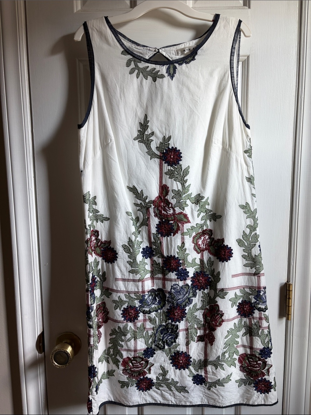 Max Studio White Sleeveless Shift Dress Floral Embroidery Medium
